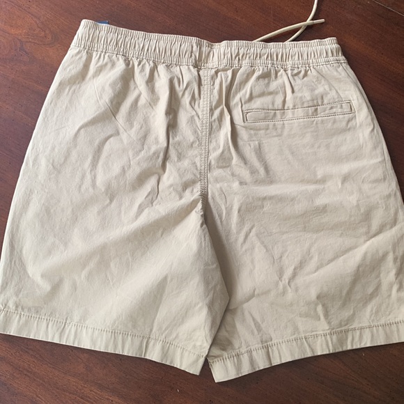 Hollister jogger shirt 7”, size medium men’s - Picture 2 of 3